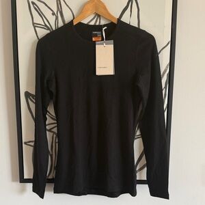 Icebreaker Merino Wool 200 Black Long Sleeve S